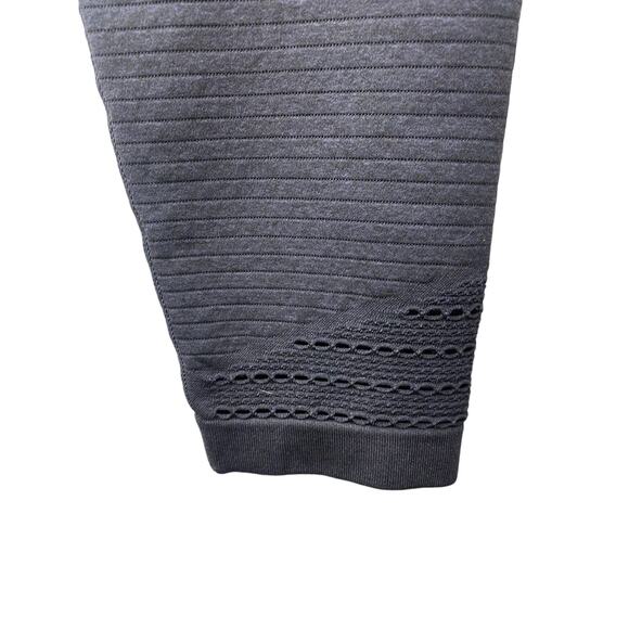 GYMSHARK ATHLETIC LEGGINGS WOMEN'S SIZE LARGE - Picture 3 of 6